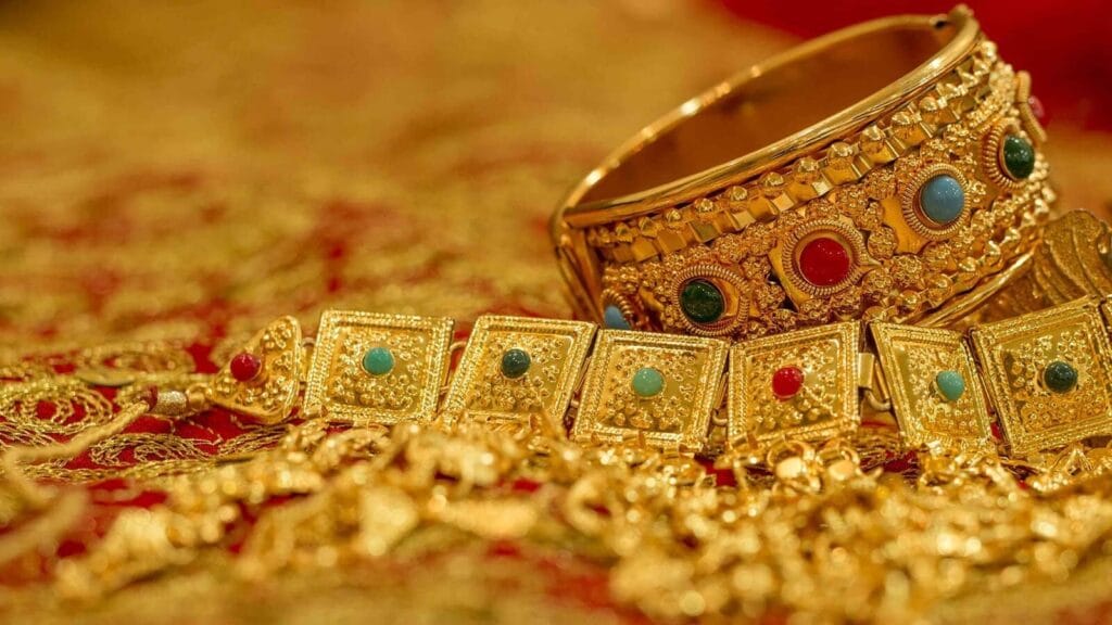 Gold Prices Dip Ahead of Akshaya Tritiya