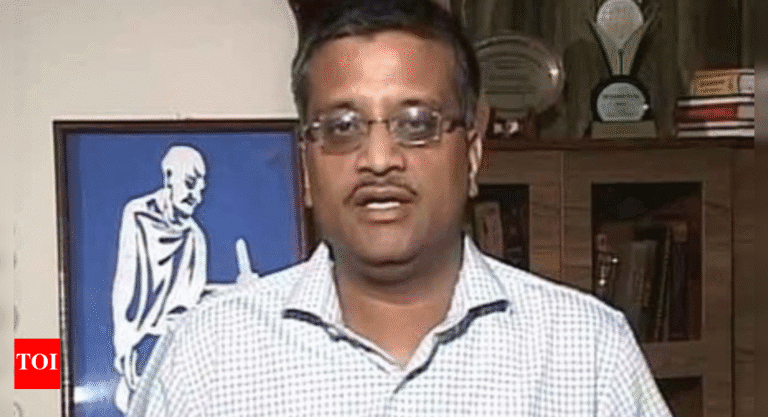 IAS Officer Ashok Khemka, Known for Anti-Corruption Stance, Retires After 57 Transfers