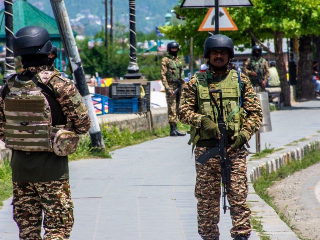 Kashmir Tensions Flare: India and Pakistan Exchange Fire After Deadly Tourist Attack