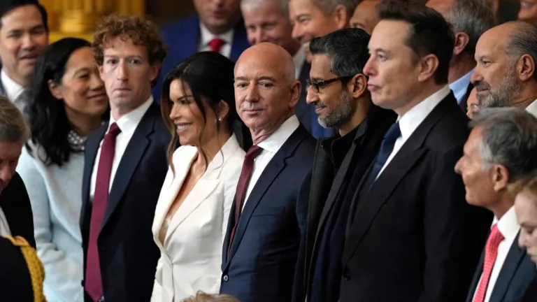 America's Billionaires: A Stark Wealth Divide Revealed