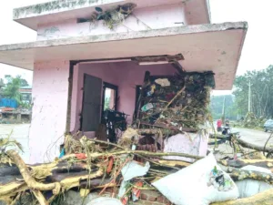 Building Crumbles in Thane Rains, Leaving 17 Families Without Homes