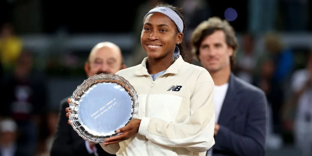 Gauff का Madrid Open रनर-अप ट्रॉफी  Jesus Christ को समर्पित!