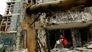 Deadly Russian Drone and Missile Attacks on Kyiv Amidst Prisoner Swap