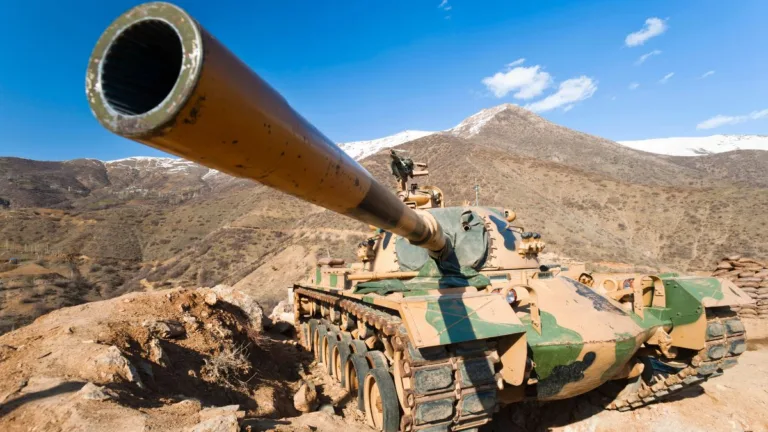 Defense Stocks Soar: 3 Picks to Watch After India-Pakistan Ceasefire