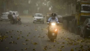 Delhi-NCR Weather Alert: Rain, Strong Winds, and Rising Temperatures Expected
