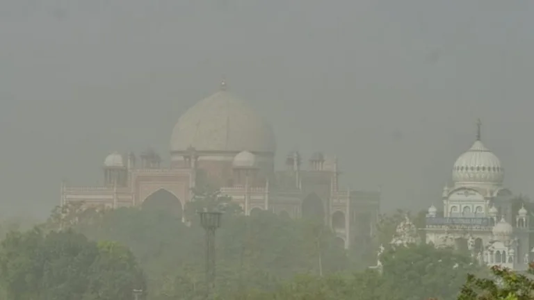 Delhi-NCR Woke Up to a Hazy Morning: What Caused It?