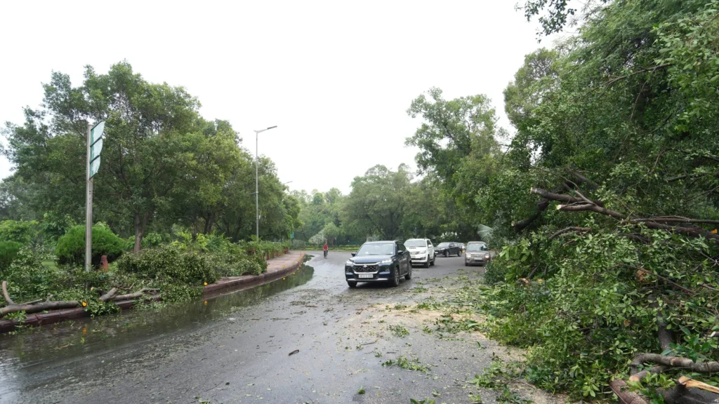Ghaziabad Rain: Police Sub-Inspector Dies in Tragic Office Collapse