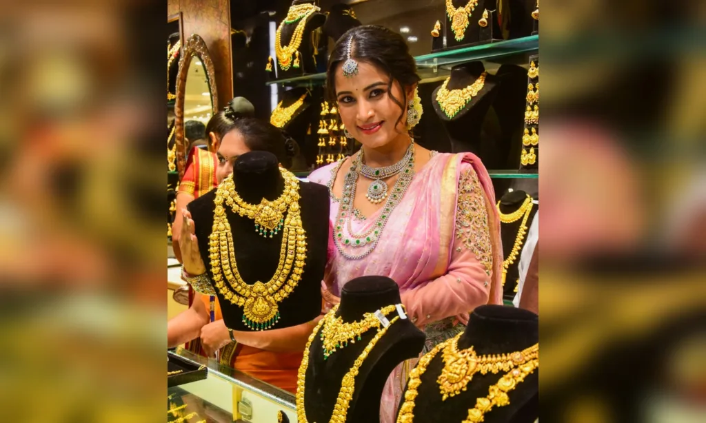 Gold Prices Climb in Chennai: A Sovereign Now Costs Rs 71,960