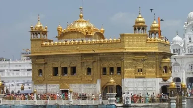 Golden Temple: Sikh Leaders Denounce Army Gun Deployment Claims