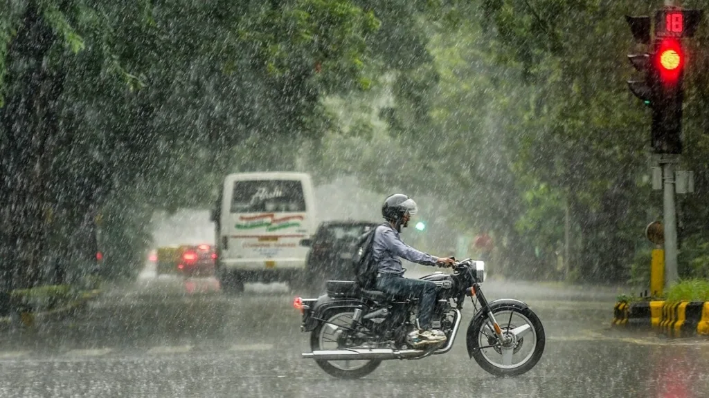 Heavy Rains Slam Goa, Maharashtra as Monsoon Arrives Early
