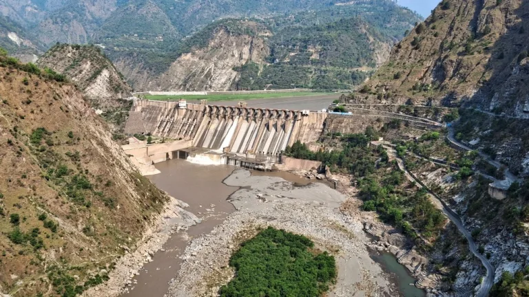 India's Dam Closure Triggers Water Crisis in Pakistan