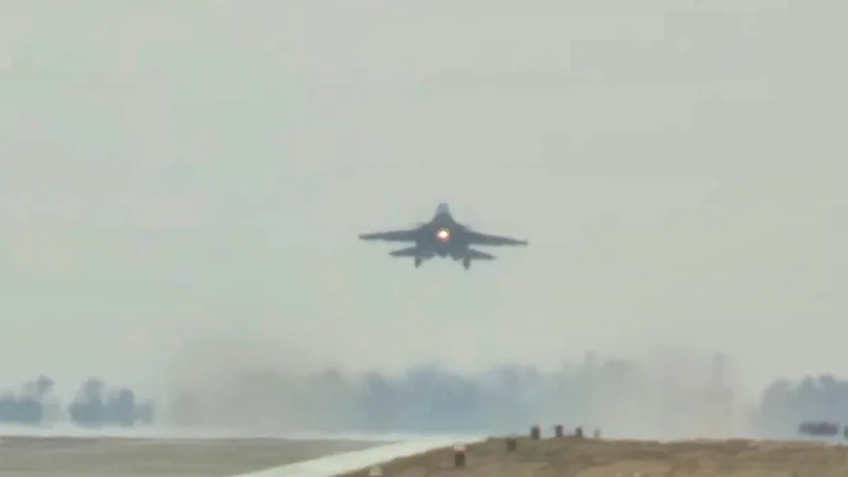 India's Ganga Expressway Becomes First Highway to Enable Night Landings by Fighter Jets