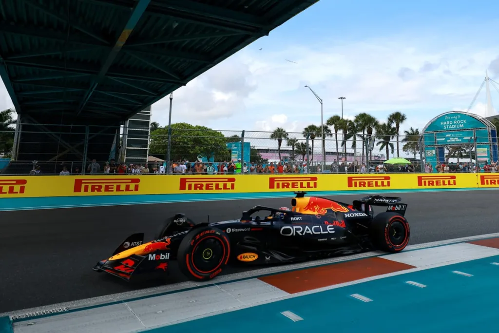 Verstappen ने फिर दिखाया दम | McLaren से क्या सीखें?