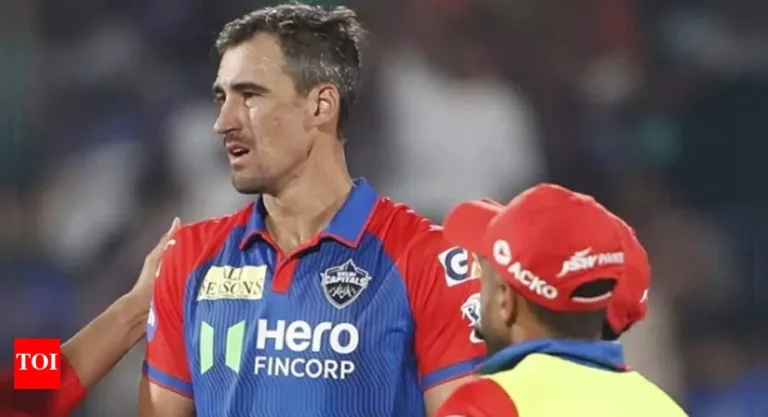Mitchell Starc Tells Fan 'Go Away' in Airport Video