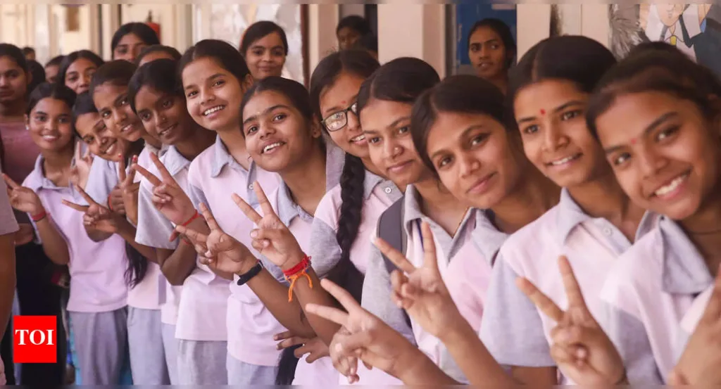 MP Board 12th Result 2025 आज़मा, सपनों को पंख!