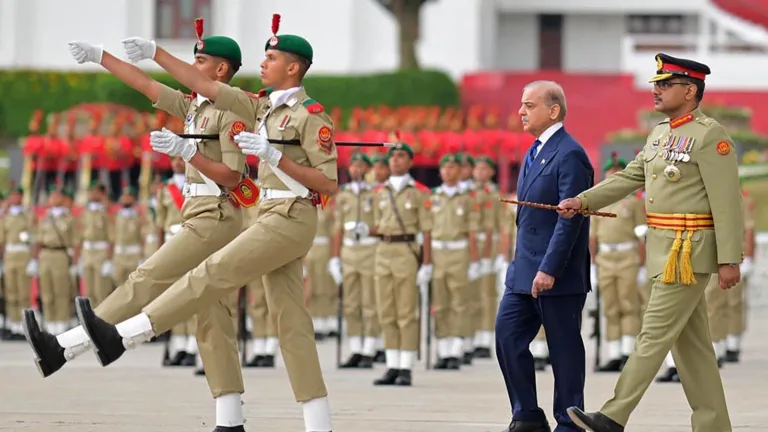 Pak PM Lauds Missile Test Amid India Tensions