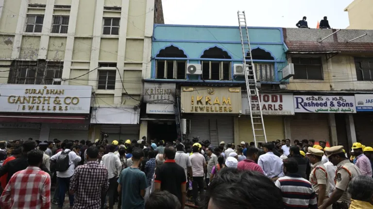 Tragedy in Hyderabad: 17 Killed in Devastating Fire Near Charminar