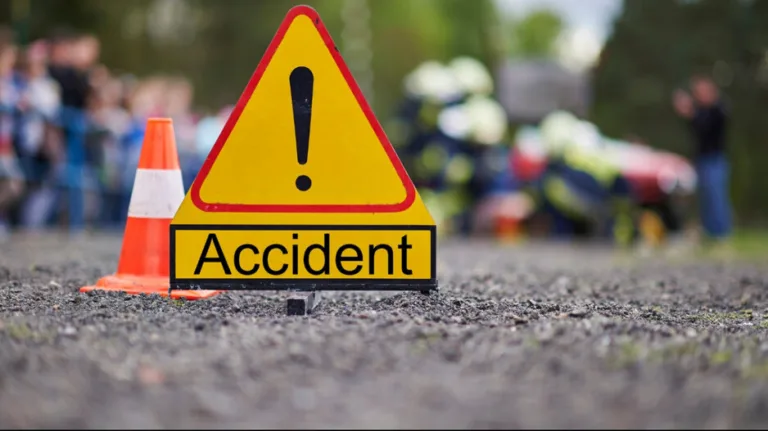 Tragedy Strikes Maharashtra: Truck Kills Six While Clearing Accident