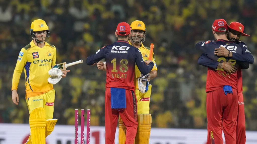 Dhoni की आखिरी बार? Kohli का शानदार इशारा, फैंस हुए भावुक