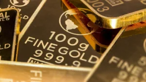 Gold Prices Surge on Trump's Tariff Threat and Russia-Ukraine Tensions